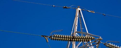 送電線と青い空