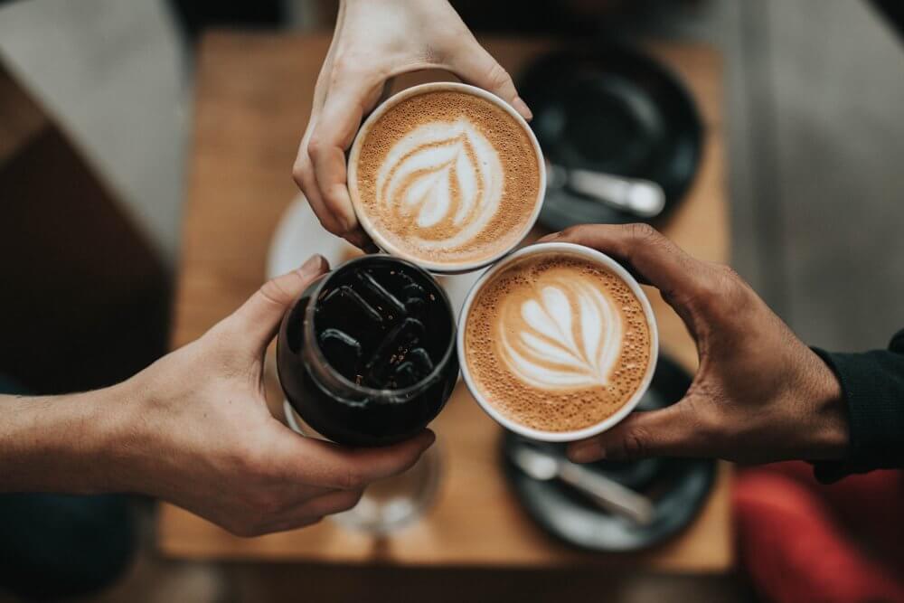 お洒落なコーヒーで乾杯