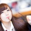 突然、ポッキーゲームをはじめる女子高生