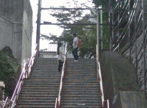 「君の名は。」の聖地、四谷の須賀神社の階段坂