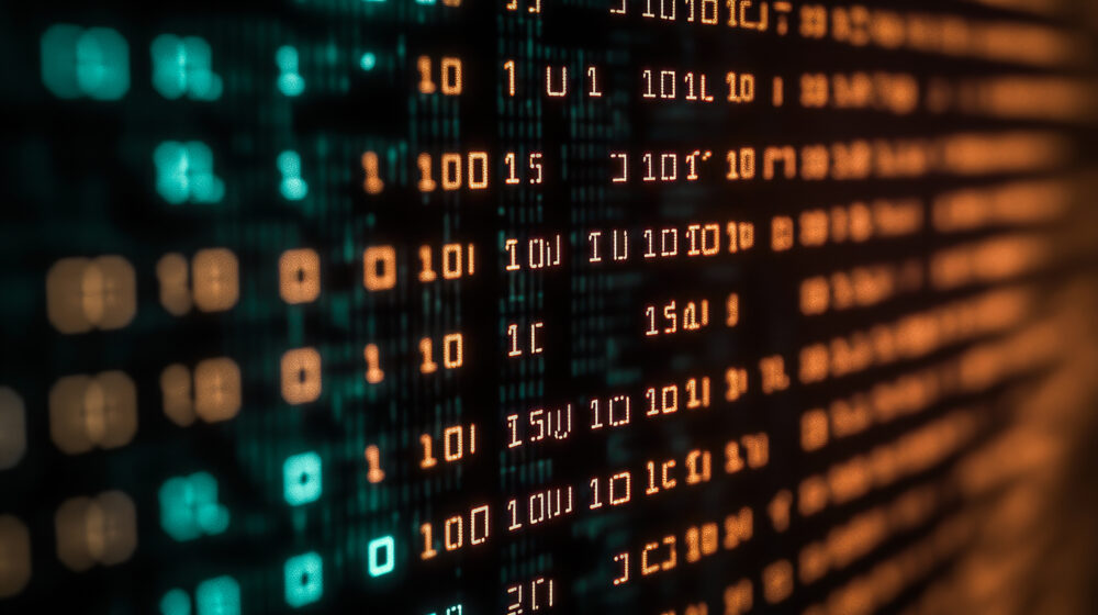 文字が羅列したモニター