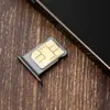 iPhoneにSIMカードを差し込む