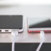 膨らんだモバイルバッテリーの捨て方｜出せないときの処分先と保管方法