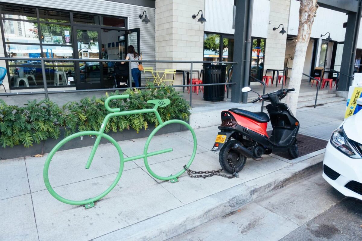 自転車の形をした駐輪ラック