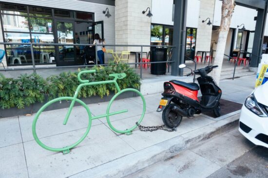 自転車の形をした駐輪ラック